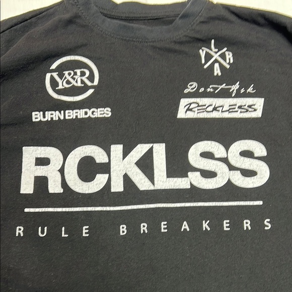 Young and reckless long sleeve spell out men’s size medium rule breakers - Picture 4 of 10